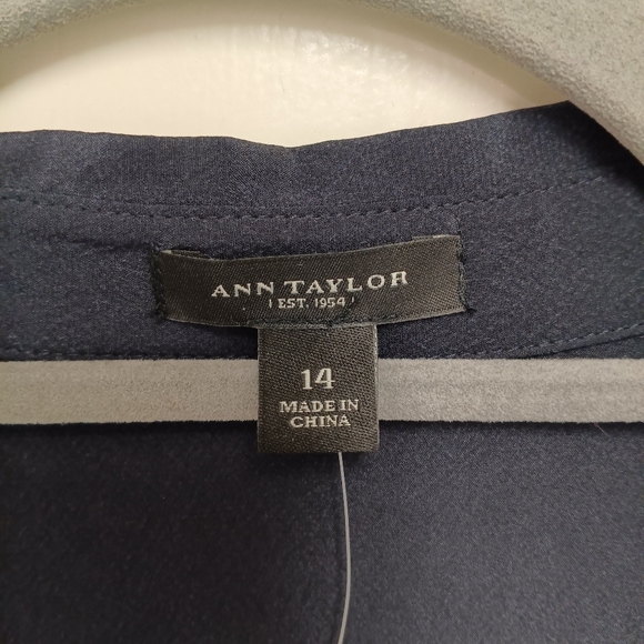 NWT Ann Taylor Camp Shirt - Picture 3 of 9